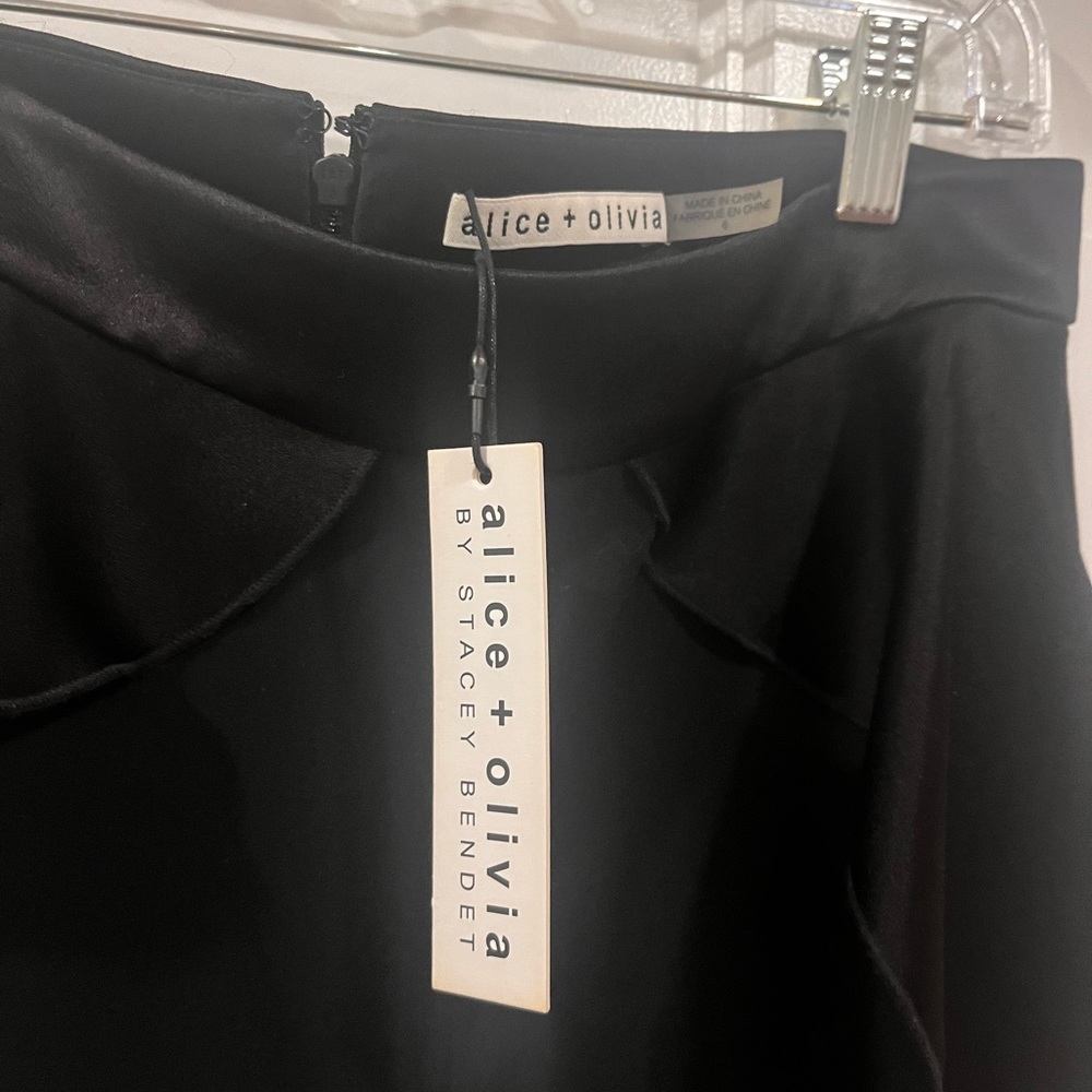 Alice + Olivia black pant size 6 side ruffle